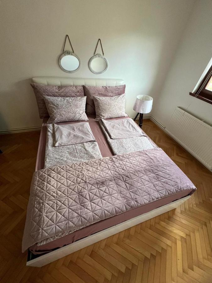 Apartments Han *